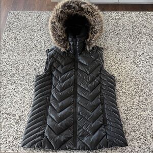 BCBGeneration Black Puffer Vest Down Blend w/Faux Fur Detachable Hood Sz M